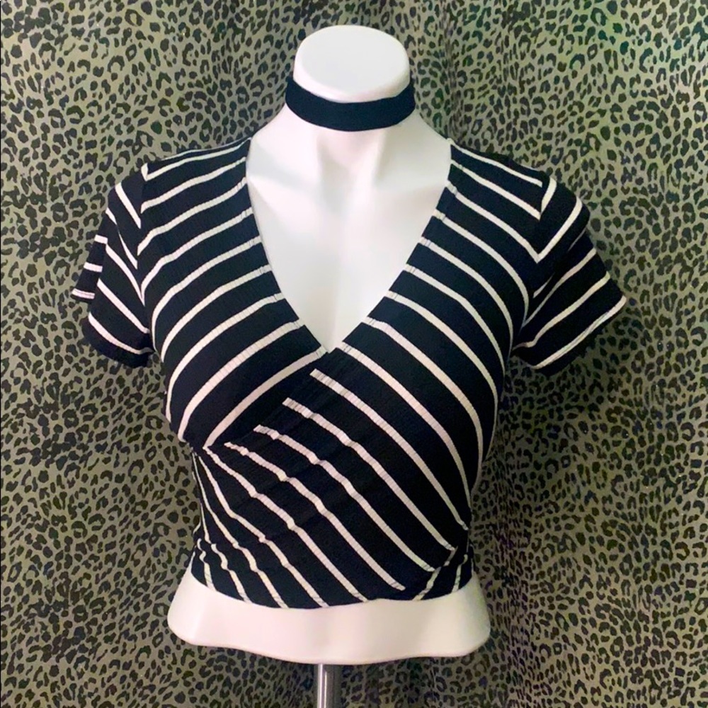 Cap sleeve low cut top